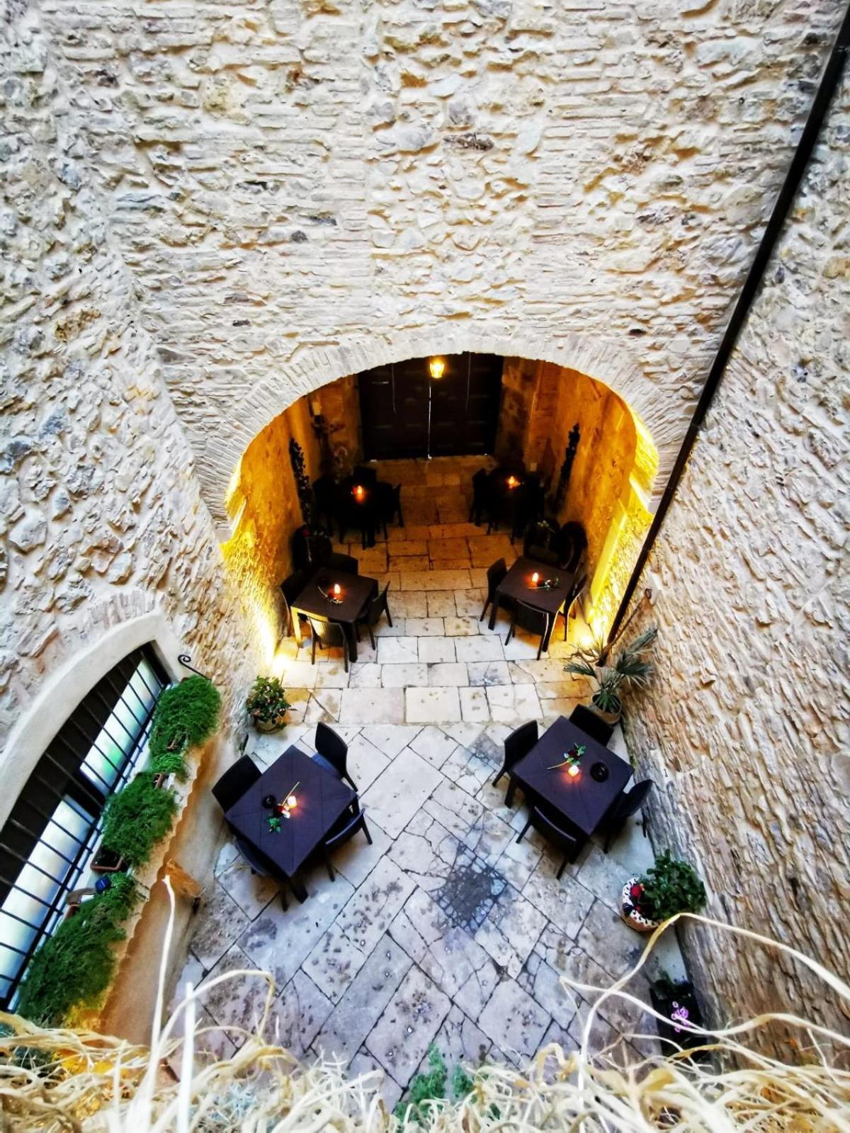 Agora' Castelnuovo Della Daunia Bed & Breakfast Bagian luar foto