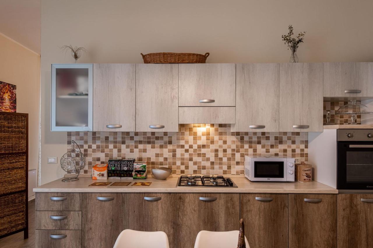 Agora' Castelnuovo Della Daunia Bed & Breakfast Bagian luar foto