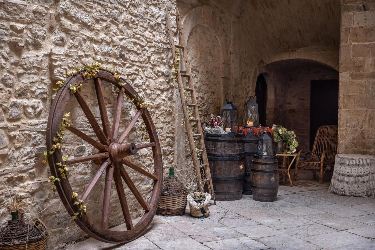 Agora' Castelnuovo Della Daunia Bed & Breakfast Bagian luar foto